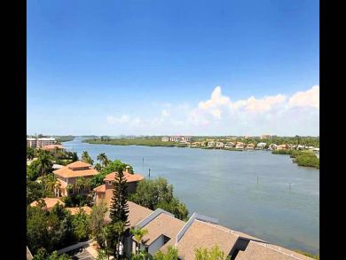 Crescent Beach 75 Yards Away From this Great Condo Crescent Beach 75 Yards Away From this Great Condo